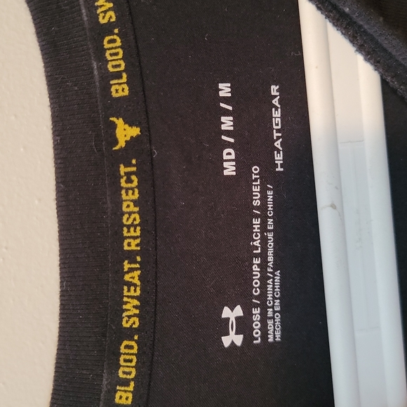 Under Armour Long Sleeve - Picture 2 of 3